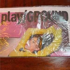 Play/Ground magazine with blind friendship bracelet, sealed popmart (rare item)